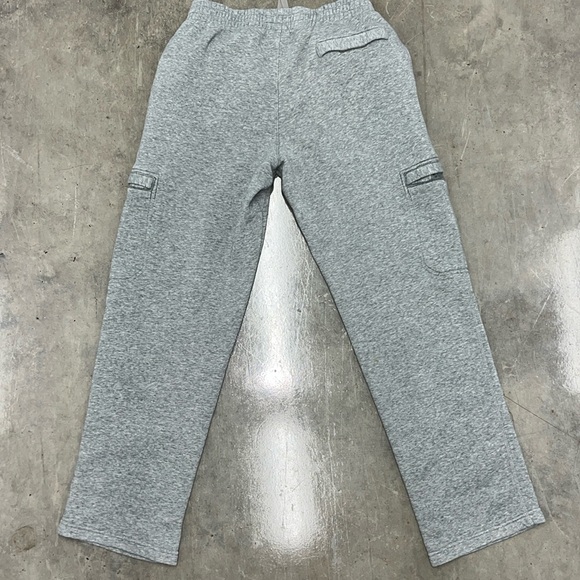 **SOLD** Men’s Medium Nike Thick Gray Cargo Sweats w/White Embroidered Nike - Picture 7 of 9